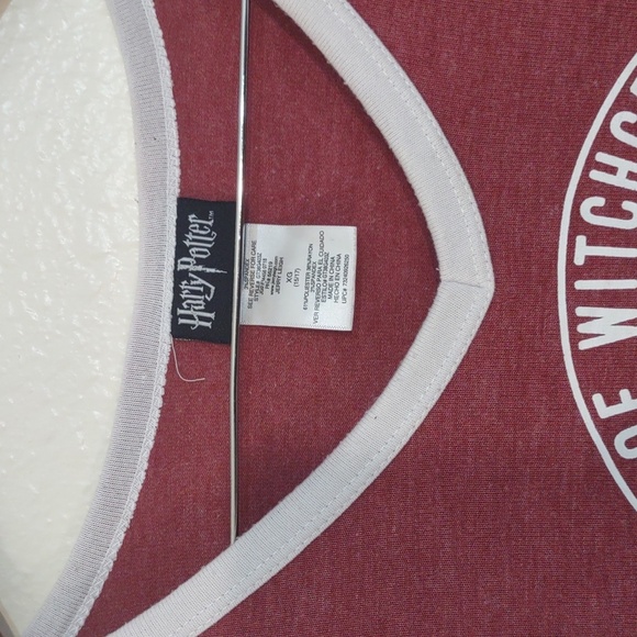 USED HARRY POTTER SWEATSHIRT WITH STAIN ON BACK OF LEFT ARM AS SEEN IN PHOTOS - Picture 2 of 7